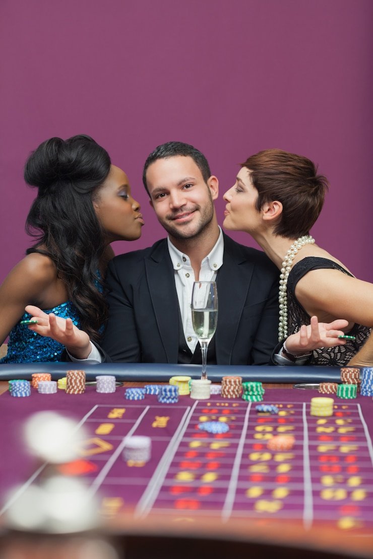 loket mobile app interface showing slot games and live casino options